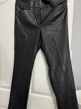 ANN TAYLOR IMITATION LEATHER PANTS.